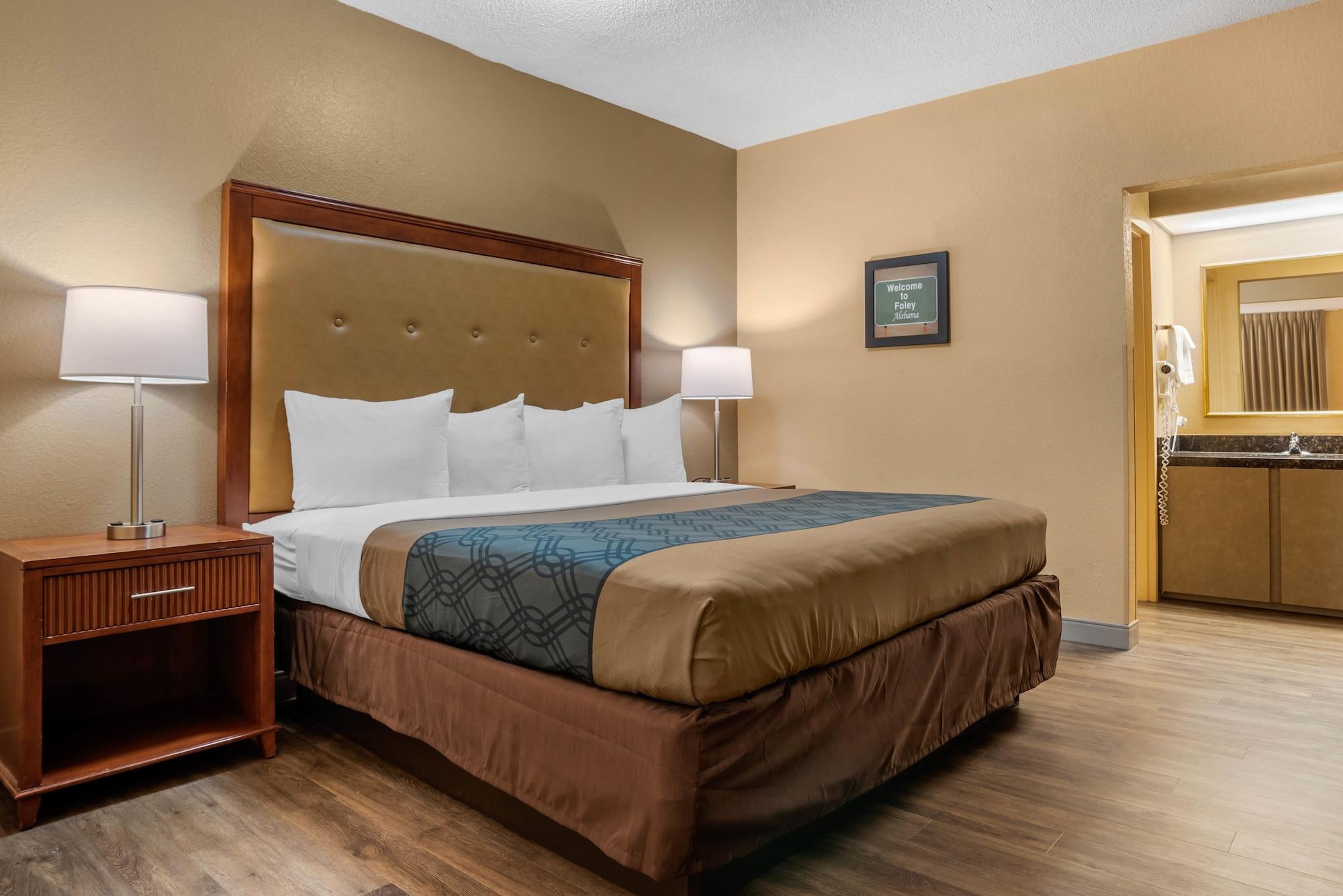 Econo Lodge Inn & Suites Foley-North Gulf Shores Exteriör bild