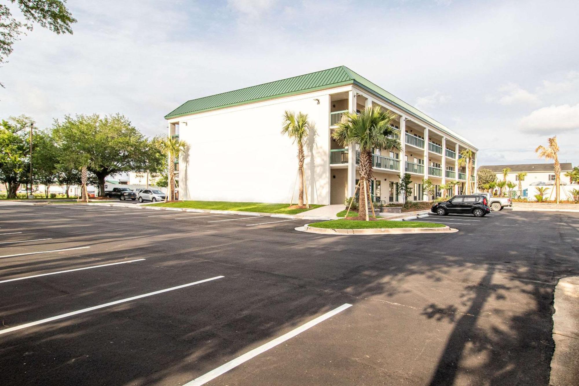 Econo Lodge Inn & Suites Foley-North Gulf Shores Exteriör bild
