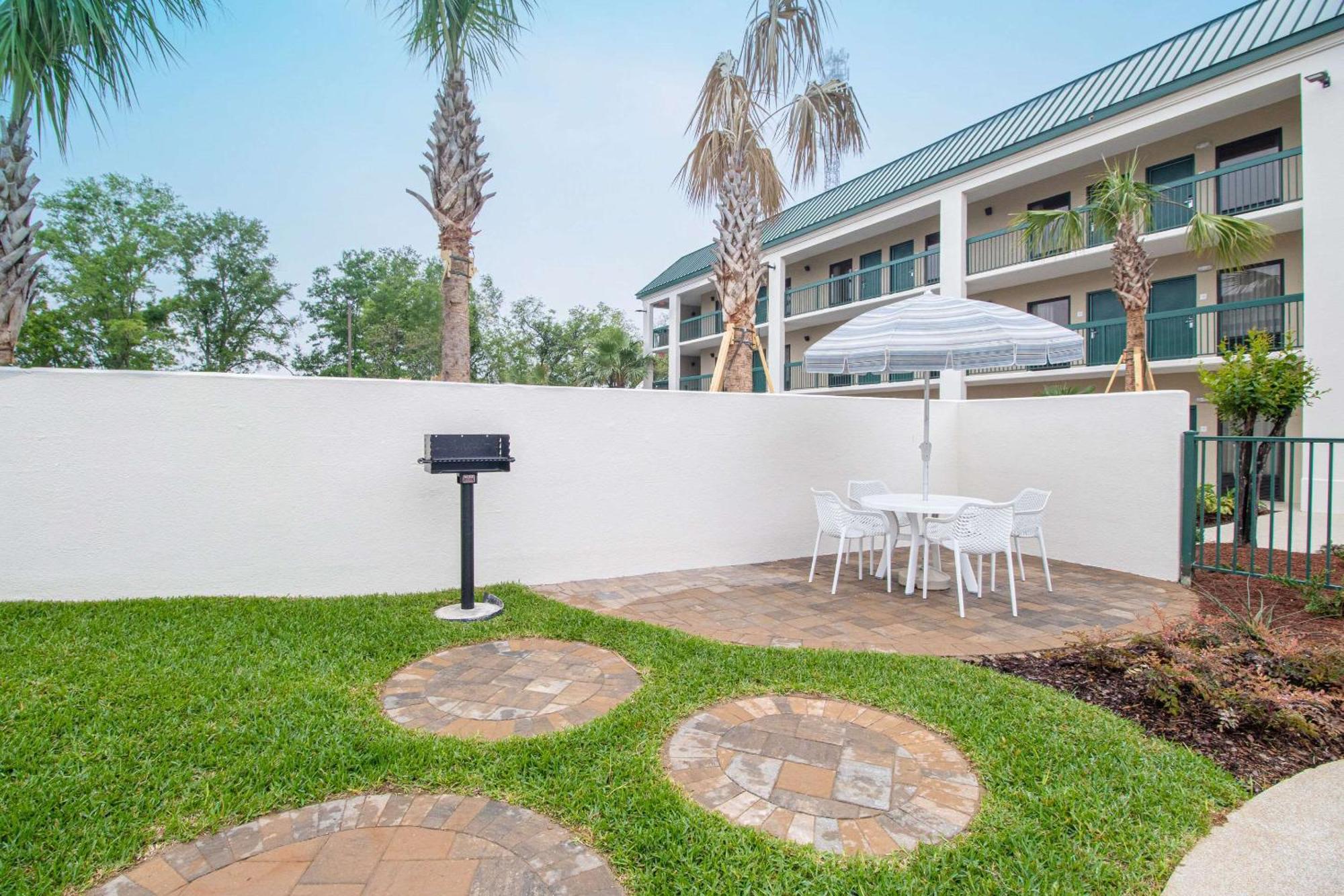 Econo Lodge Inn & Suites Foley-North Gulf Shores Exteriör bild